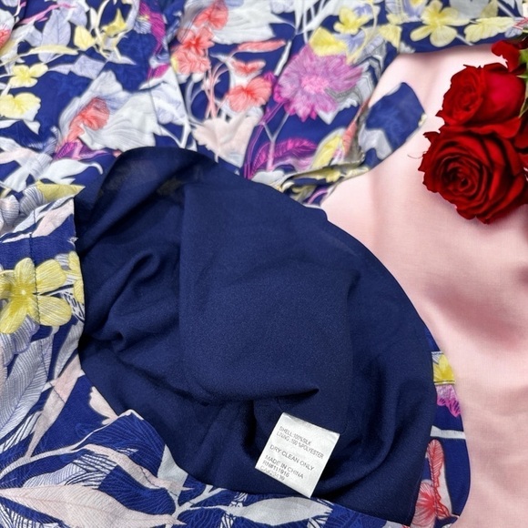 Yumi Kim Blue Floral Silk "Liz" Romper 3/4 Sleeve Silk With Pockets size xS - Picture 15 of 17